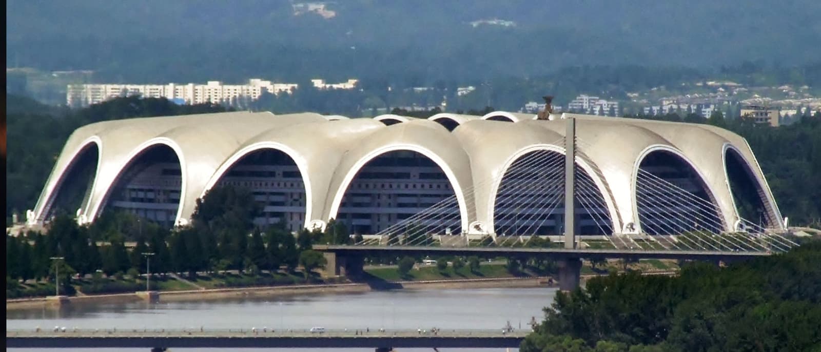 Verdens største fotballstadion – 4 morsomme fakta