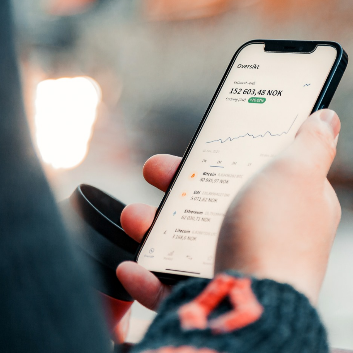 Med appen til Miraiex kan man utføre kjøp på farten!