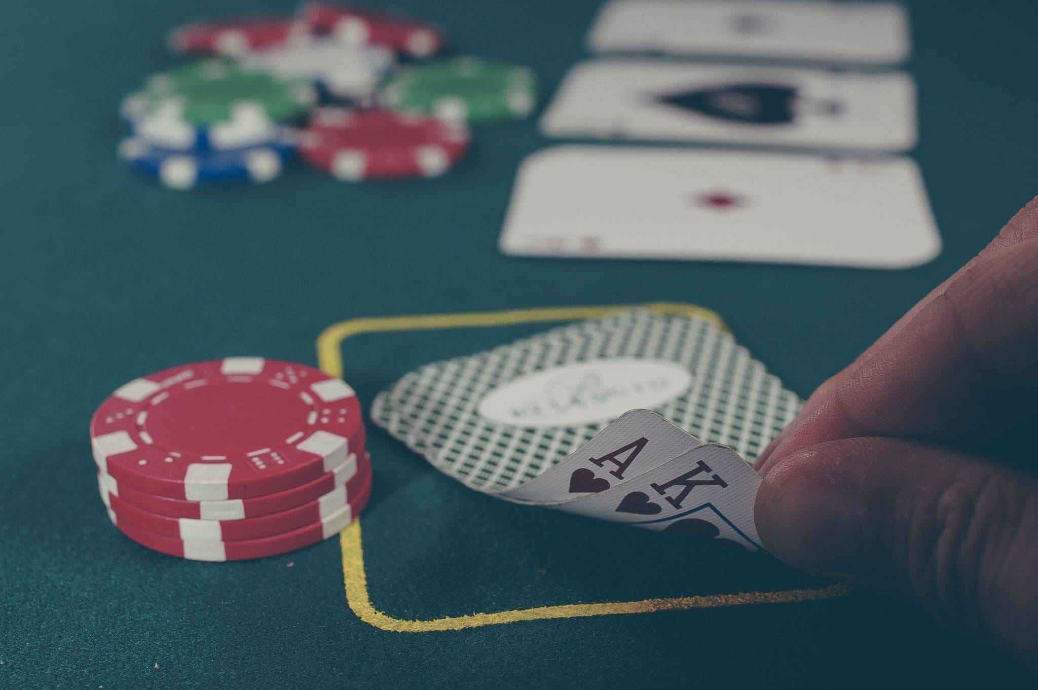 Poker table betting scaled
